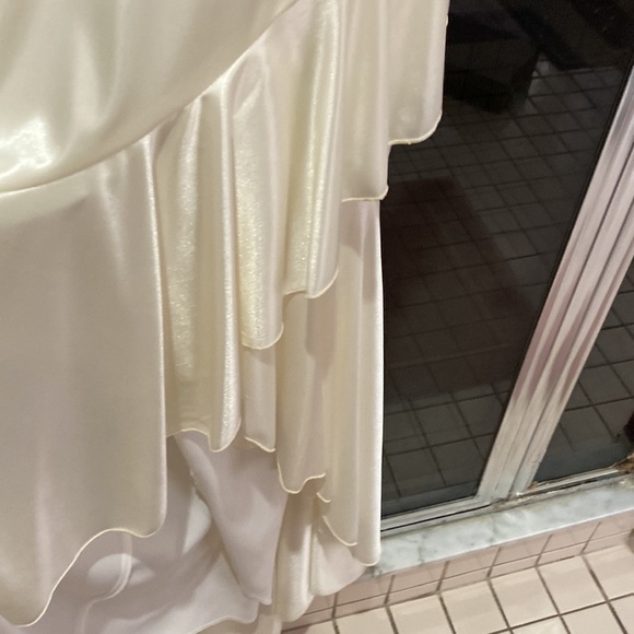 Beautiful off white evening gown, New with tags size 7/8 - Picture 4 of 16